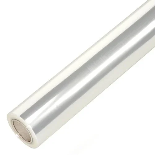 Die Starpak Transparentfolie unbedruckt von Starpak überzeugt mit glatter, glänzender Oberfläche und stabilem Kartonkern. Sie wird als Rolle aus einem Winkel vor weißem Hintergrund präsentiert und ist vielseitig einsetzbar.