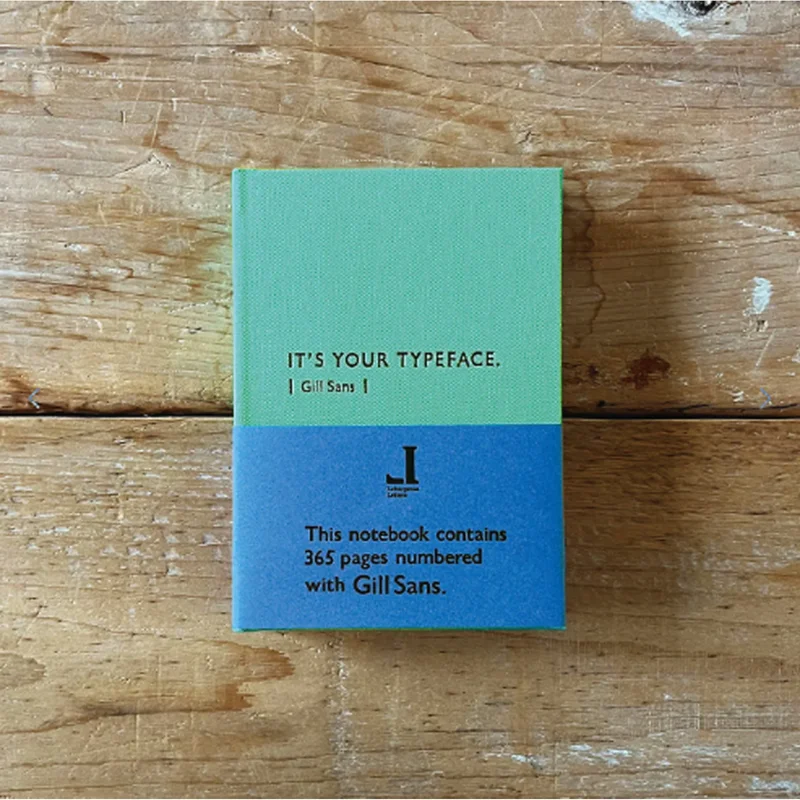 Notizbuch Typeface Gill Sans – Letterpress, A6 Hellgrün, Japan | Tomigaya · Geschenk Design
