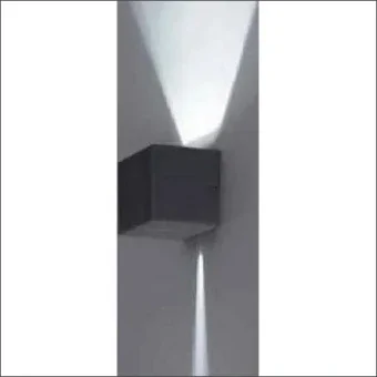 PIL 303537 Decken-/Wandleuchte 100 mm