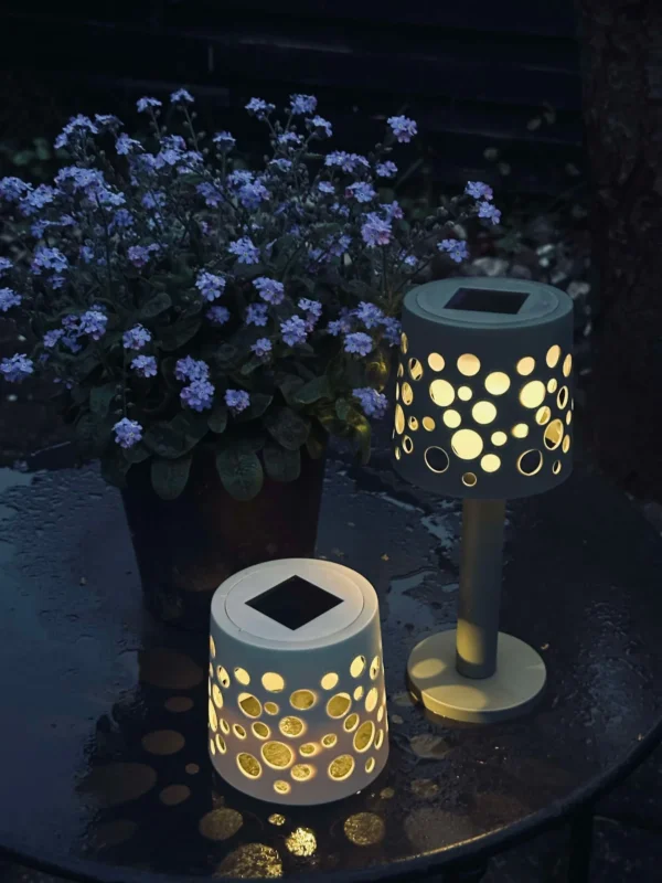Tischlampe mit Solarzellen - Hellbeige