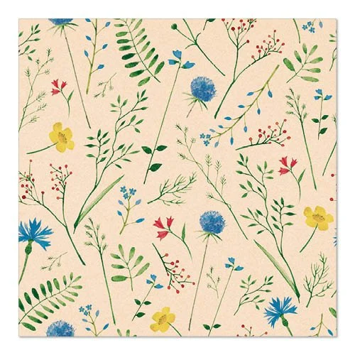 Die beigefarbene Serviette PAPSTAR 20 Servietten 33x33 cm der PAPSTAR GmbH zeigt ein Muster aus bunten Wildblumen - blau, gelb und rot - und grünen Blättern, die gleichmäßig über die naturfarbene, 3-lagige Oberfläche verteilt sind.