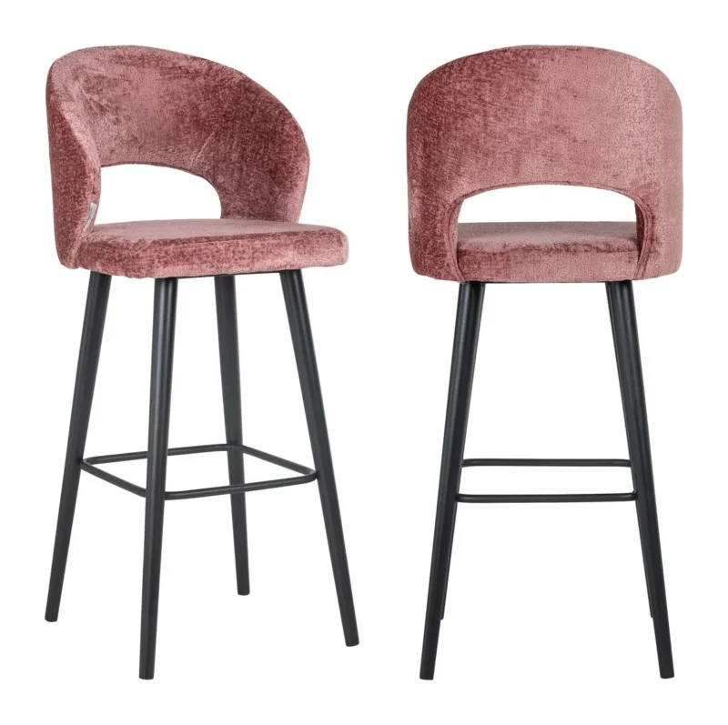Zwei Barhocker Savoy customized mit rosa Polsterung und schwarzem Metallgestell in Gesamtansicht von vorne.