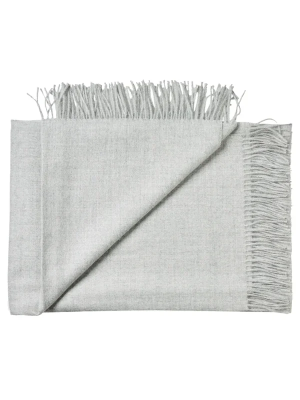 Arequipa Decke, light grey von Silkeborg Uldspinderi