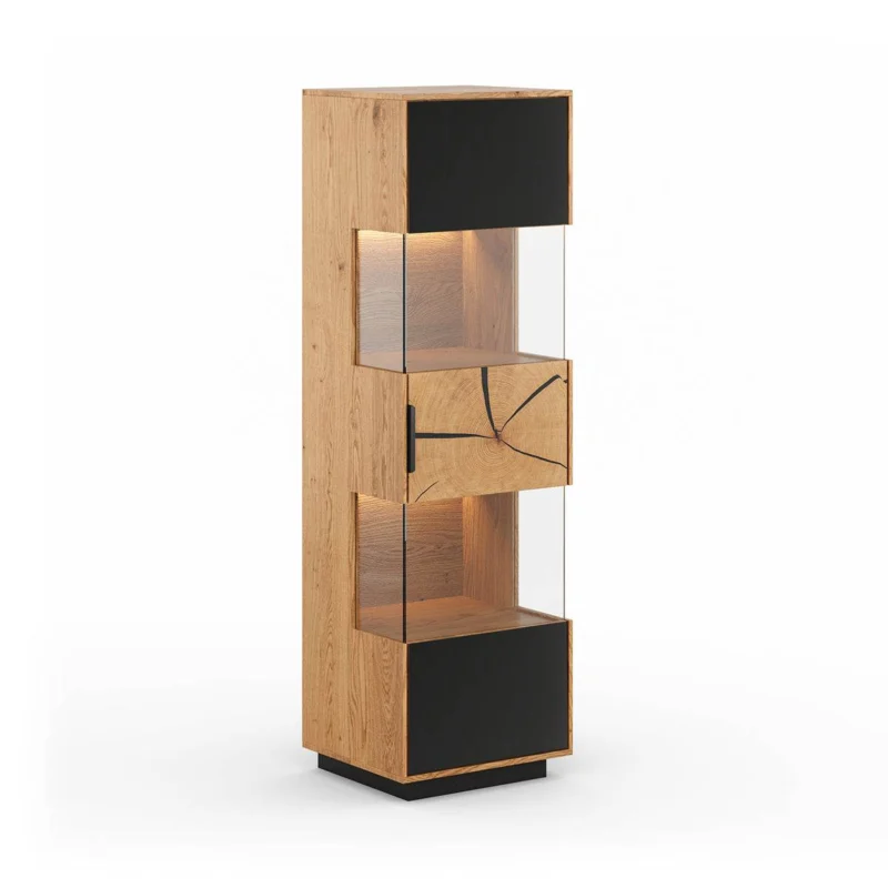 Beleuchtete Standvitrine aus massiver Eiche und Glas | Vitrine Tirano IV mit Rückwand in grober Holzstruktur -