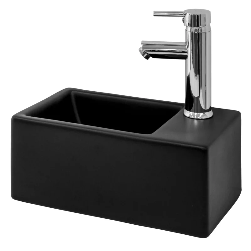 Rechteckiges, schwarzes Waschbecken mit einem modernen Wasserhahn.