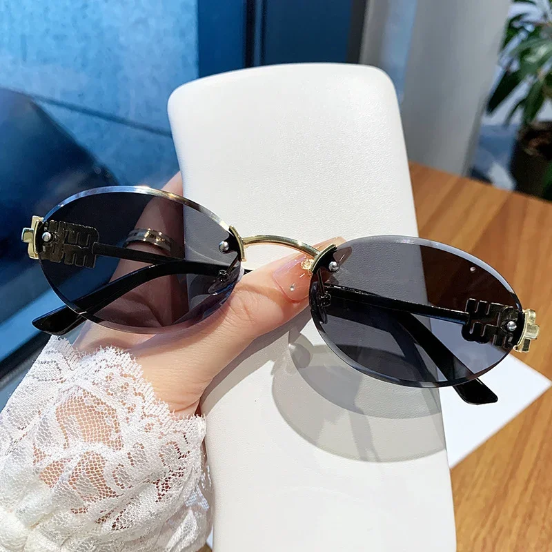 Damen modische Sonnenbrille im eleganten ovalen Design Karnz