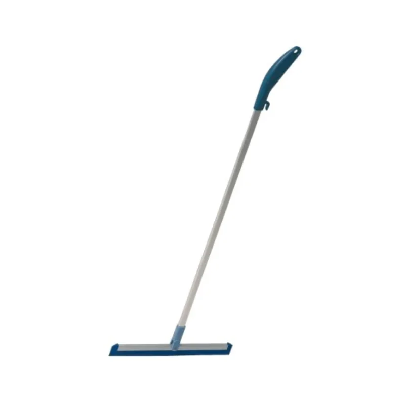 Der Vileda Professional Kehrwischer von Vileda GmbH präsentiert sich in einem eleganten blau-weißen Design mit langem Griff und Wischerlippe aus Gummi, ideal zum Reinigen von Oberflächen. Sein abgewinkelter Griff verfügt über ein praktisches Loch zum Aufhängen, während die Klinge horizontal an der Basis befestigt ist.