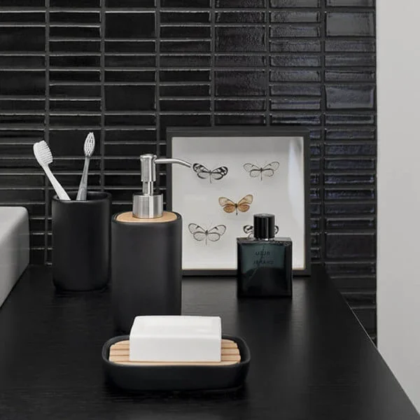 Aquanova Oscar Badaccessoires-Set aus Holz/Schwarz: Komplettes Set für ein stilvolles Badezimmer.