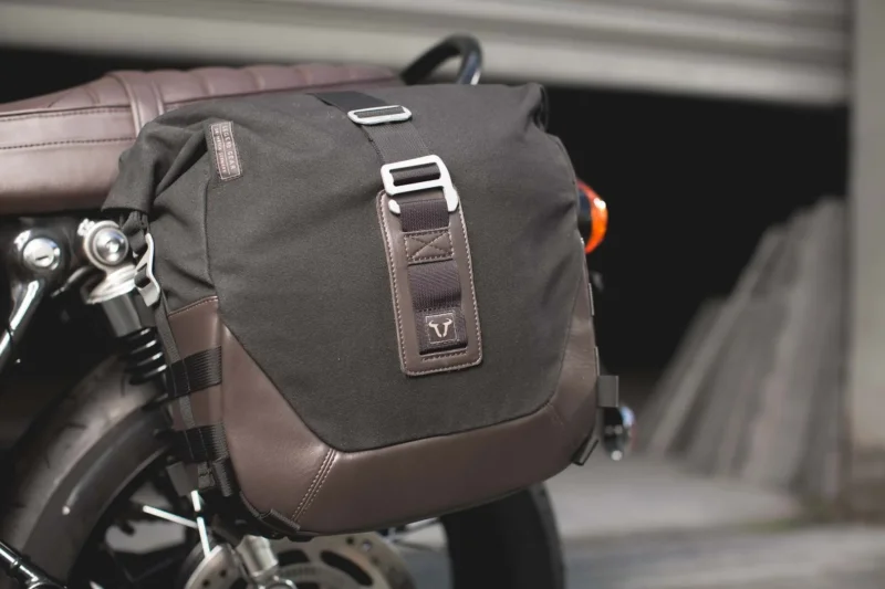 Triumph Bonneville 1200 T 120 Black [2022-2026] - Legend Gear LC2 Seitentaschen-System Brown Edition – Bild 1